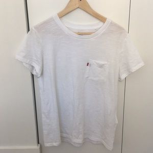 Levi’s classic white pocket tee